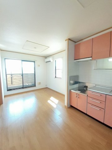 居室・リビング　ゆったり過ごせる居間です