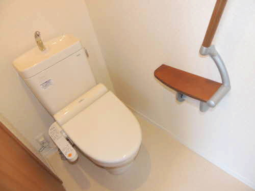 トイレ　※同タイプの部屋写真です