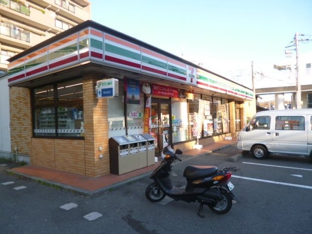 コンビニ　セブンイレブン稲城若葉台3丁目店（コンビニ）まで1558m