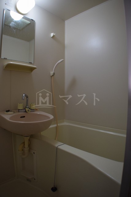 バス・シャワールーム　※建物内別間取参考写真