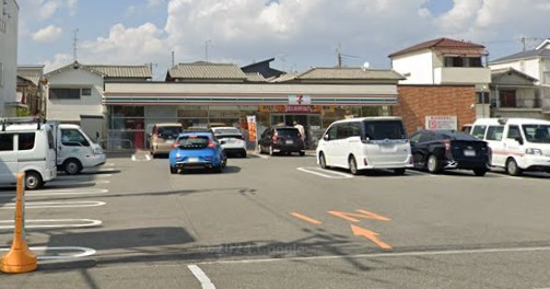 コンビニ　セブンイレブン堺南花田町店（コンビニ）まで676m