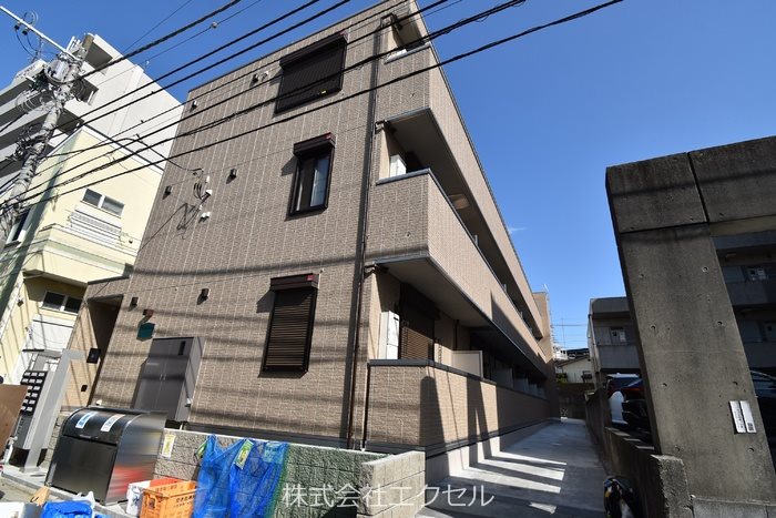 建物外観　京王堀之内駅徒歩10分圏内です。