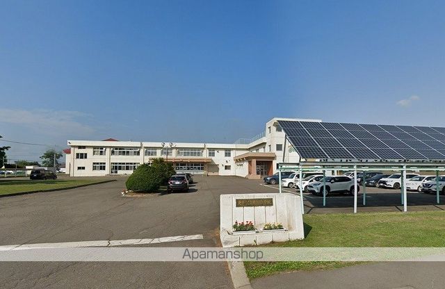 小学校　更別小学校（小学校）まで9675m