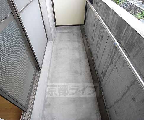 バルコニー　日当たりの良いバルコニー