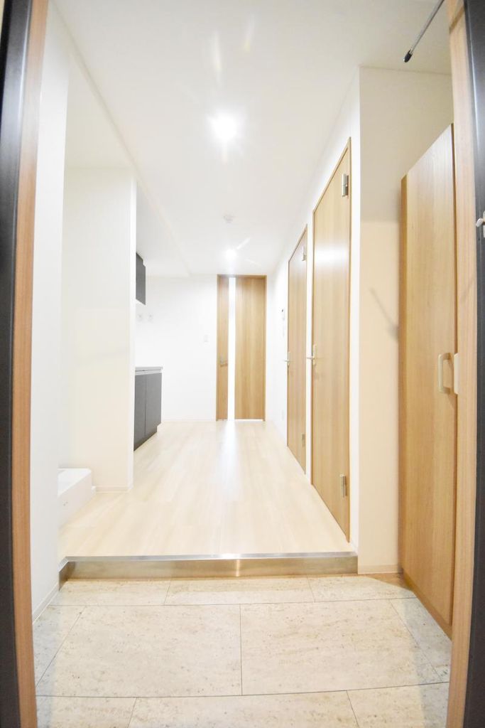 玄関　※同物件別部屋参考写真※