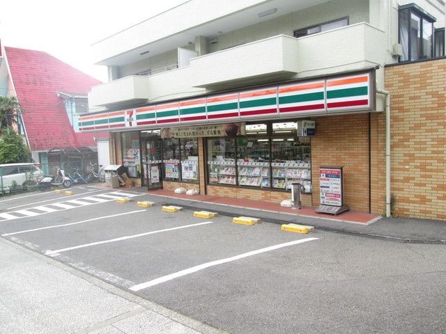 コンビニ　★★セブンイレブン（コンビニ）まで184m