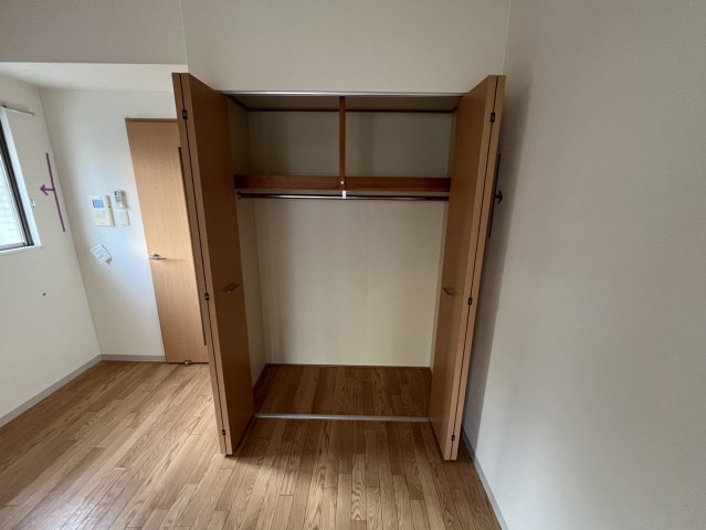 収納　同物件別部屋写真