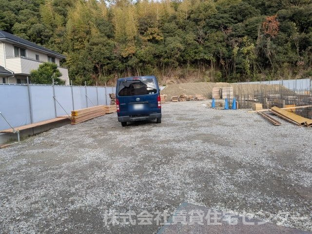 駐車場　建築中