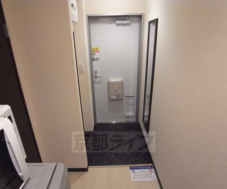 玄関　家具、家電付きのお部屋です。