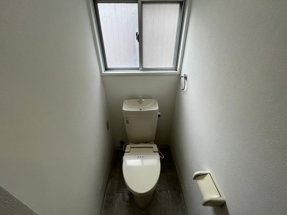 トイレ　※別号室の写真です。