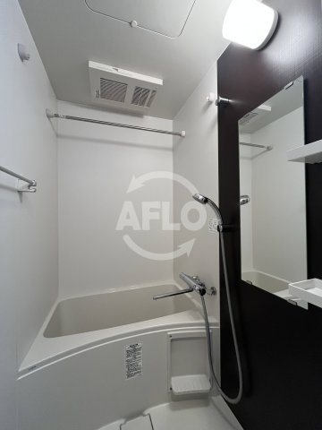 バス・シャワールーム　スペーシア江坂広芝町　浴室