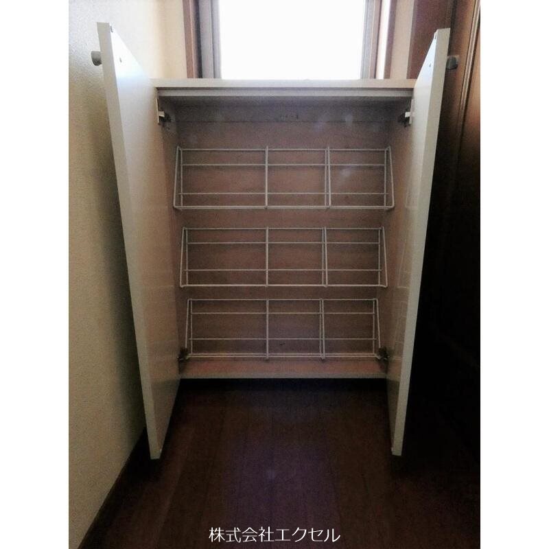 玄関　シューズボックス完備です。