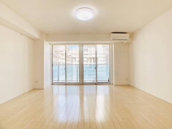 居室・リビング　ゆったり過ごせる居間です