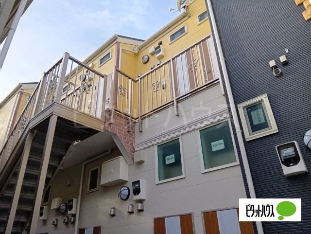 建物外観　建築中の写真です