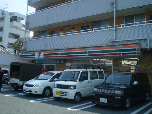 コンビニ　セブンイレブン　市川平田1丁目（コンビニ）まで350m