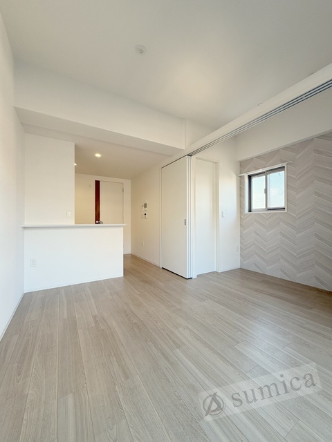 居室・リビング　階数により内装色が異なりますインターネット無料で使い放題♪