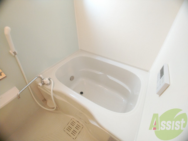 バス・シャワールーム　綺麗な浴槽、まったり出来て疲れも取れますね！