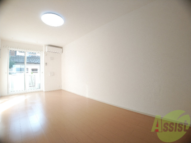 居室・リビング　広々としたリビング！日当たり良好、ゆっくり出来ますね！