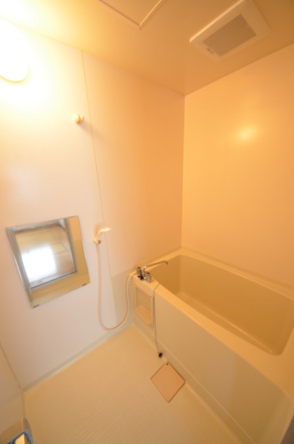 バス・シャワールーム　★ゆったりとしたバスルームで癒しのひと時を…★