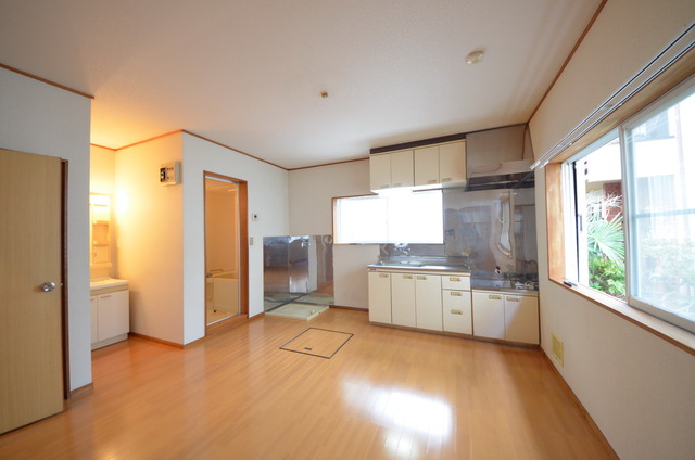 居室・リビング　★大きな窓が、リビングを明るくしてくれます★