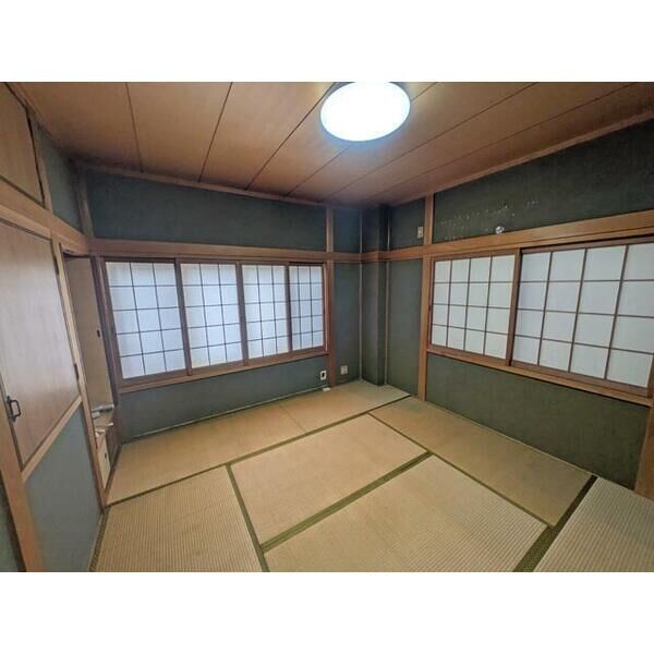 居室・リビング　和室もあります。