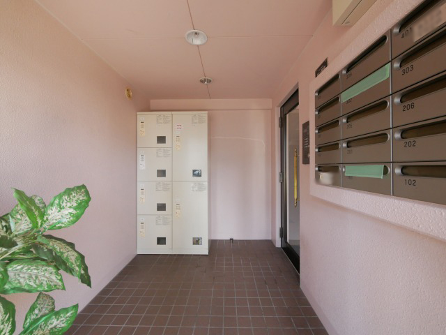 ロビー　宅配ボックス完備で安心♪