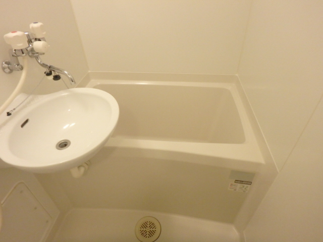 バス・シャワールーム　１日の疲れを癒すバスルーム