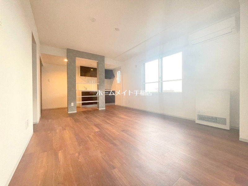 居室・リビング　明るく広々リビングスペース♪