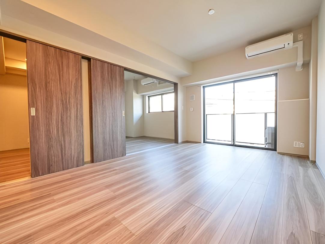 居室・リビング　☆明るい洋室☆