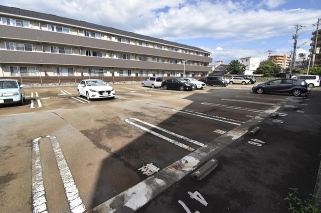 駐車場　駐車場