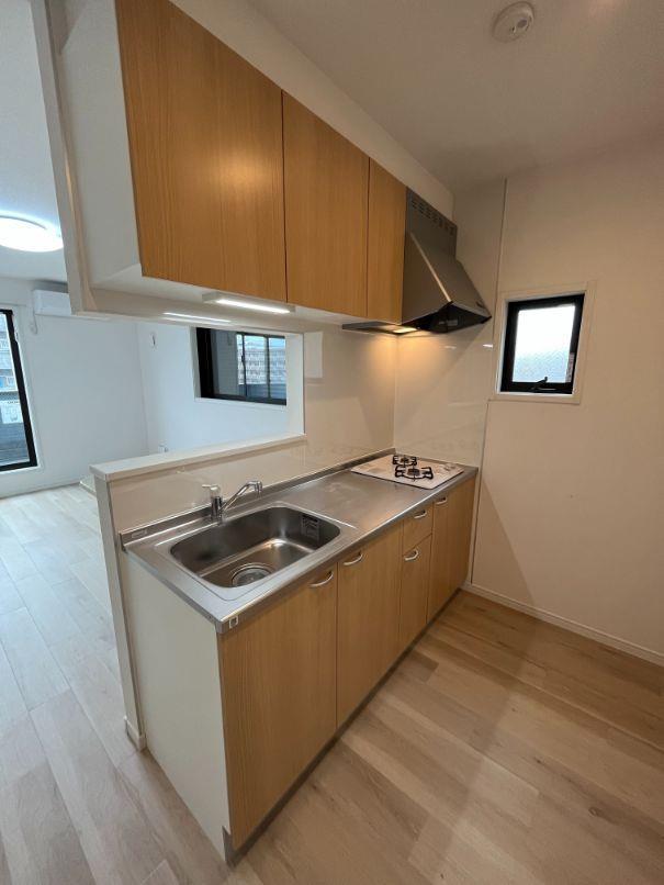 キッチン　2口コンロ付のシステムキッチンです。