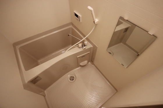 バス・シャワールーム　※別部屋の写真です