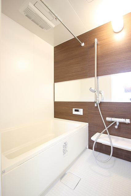 バス・シャワールーム　同物件別号室のものです。