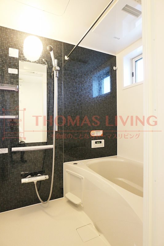 バス・シャワールーム　浴室乾燥機、追い炊き機能完備です。