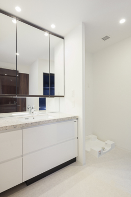 洗面設備　※写真は同タイプ住戸です。