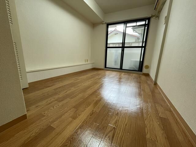 居室・リビング　別部屋参考写真です