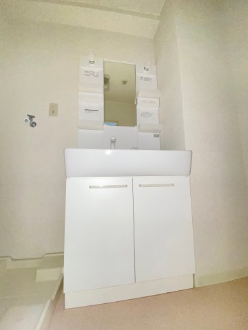 洗面設備　画像は別号室。ご参考にどうぞ