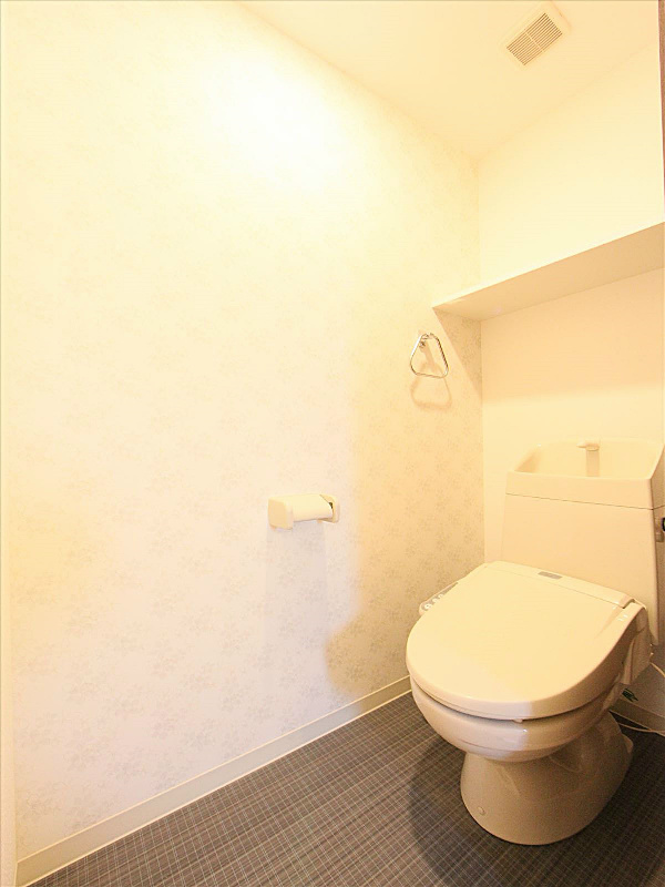 トイレ　温水洗浄便座機能付