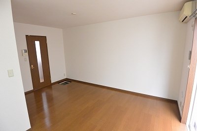 居室・リビング　フローリング仕上げ