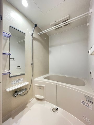 バス・シャワールーム　浴室乾燥&追焚機能付き♪