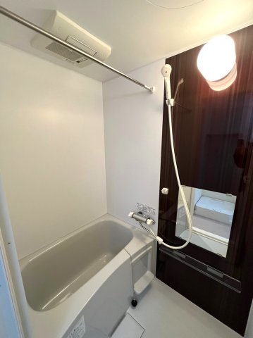 バス・シャワールーム　同シリーズ物件のモデルルームになります※現況優先