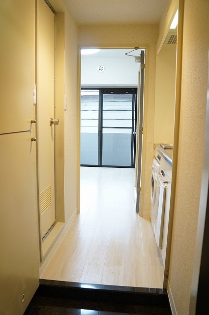 玄関　参考写真（同物件別部屋）