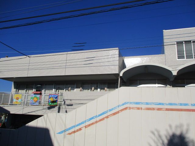 幼稚園・保育園　鶴ケ峯幼稚園（幼稚園・保育園）まで228m