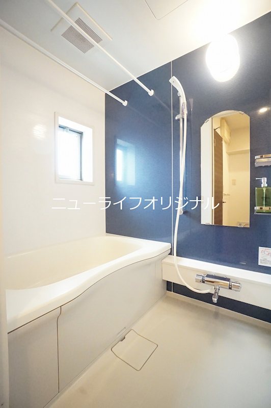 バス・シャワールーム　追い焚き機能付の浴室