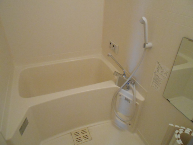 バス・シャワールーム　追焚機能付浴槽完備