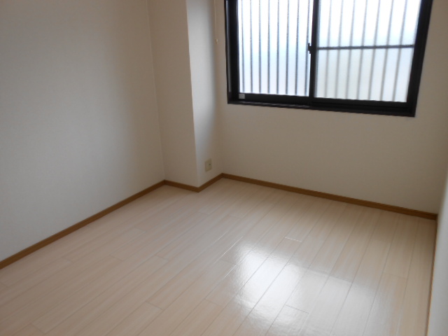 その他部屋・スペース　北側寝室（洋室・６．０畳）・全室照明完備