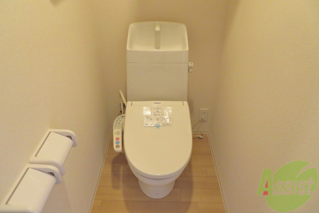 トイレ　トイレはウォシュレット付きです。シャワートイレは嬉しいですね