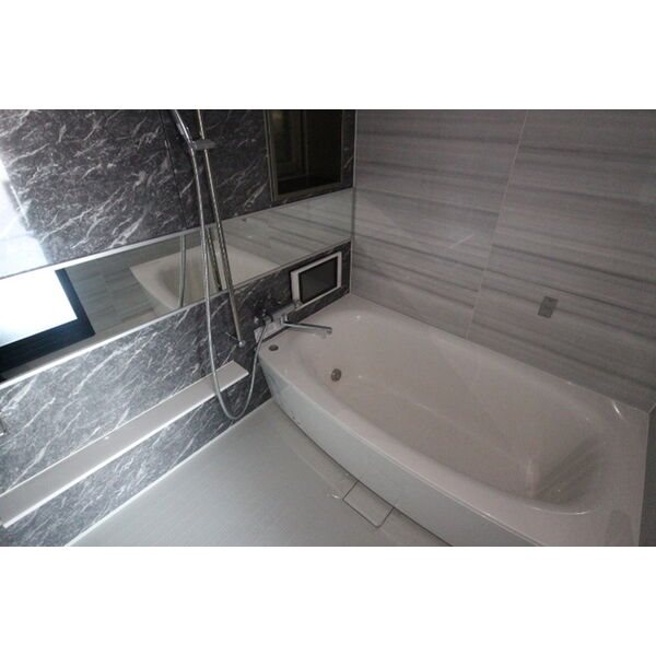 バス・シャワールーム　浴室　※別号室参考写真