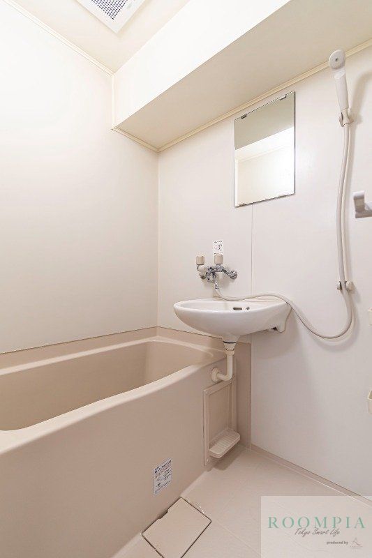 バス・シャワールーム　洗面