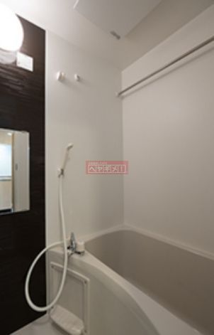 バス・シャワールーム　反転の参考写真